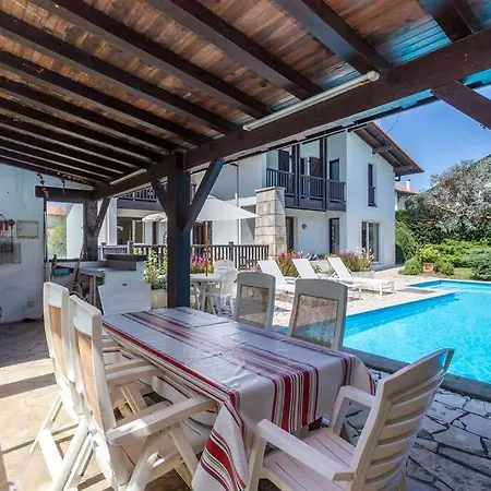 Daire , ,250m Du Miramar,
