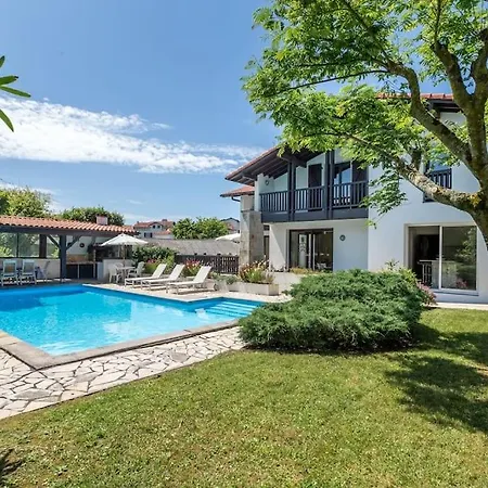 Daire , ,250m Du Miramar, Biarritz